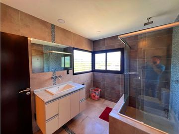 VENTA CASA DE CATEGORA EN CARLOS PAZ, ALTOS DE CARLOS PAZ