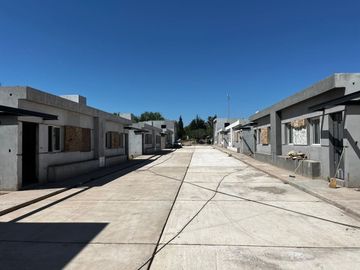 venta complejo a estrenar casas y dúplex luzuriaga
