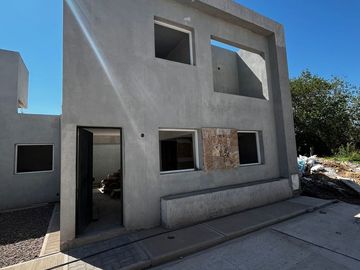 venta complejo a estrenar casas y dúplex luzuriaga