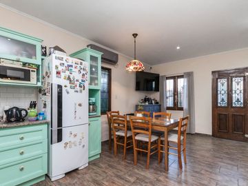 Casa VENTA Burzaco APTO CREDITO parque y piscina
