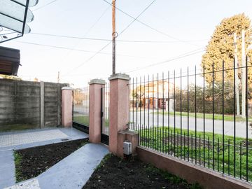 Casa VENTA Burzaco APTO CREDITO parque y piscina