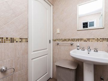 Casa VENTA Burzaco APTO CREDITO parque y piscina