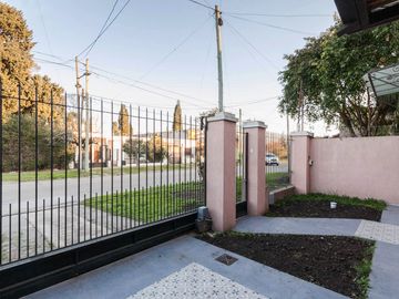 Casa VENTA Burzaco APTO CREDITO parque y piscina