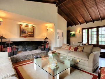 Venta Casa 5 amb jardin piscina Lomas San Isidro