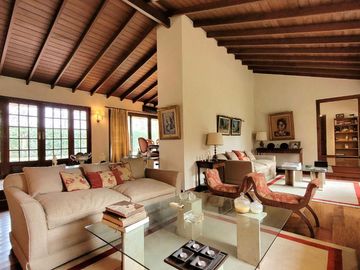 Venta Casa 5 amb jardin piscina Lomas San Isidro