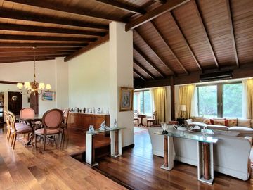 Venta Casa 5 amb jardin piscina Lomas San Isidro