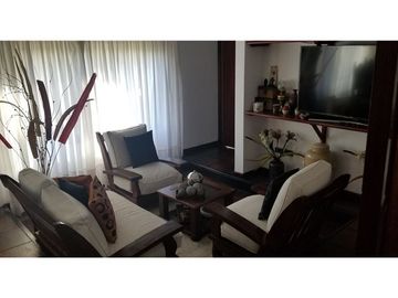 VENTA CASA 5 ambientes c/parque Florencio Varela