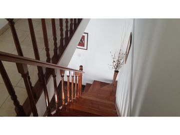 VENTA CASA 5 ambientes c/parque Florencio Varela