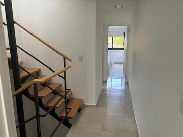 VENTA TRIPLEX VILLA CARLOS PAZ AMOBLADO
