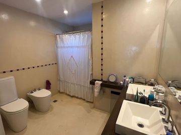 VENTA PH 5AMB EXELENTE COCHERA PATIO CASTELAR NTE