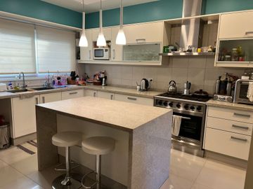 VENTA PH 5AMB EXELENTE COCHERA PATIO CASTELAR NTE