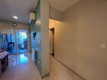 VENTA PH 5AMB EXELENTE COCHERA PATIO CASTELAR NTE