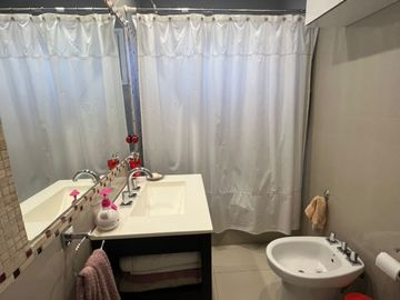VENTA PH 5AMB EXELENTE COCHERA PATIO CASTELAR NTE