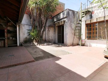 CASA EN VENTA CON PATIO TERRAZA COCHERA SAN JUSTO