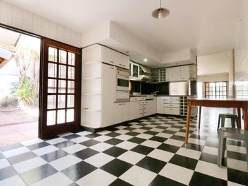 CASA EN VENTA CON PATIO TERRAZA COCHERA SAN JUSTO