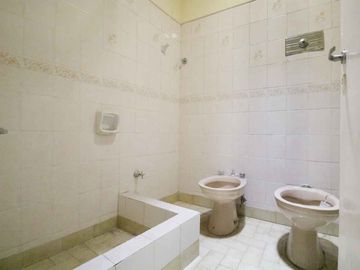 CASA EN VENTA CON PATIO TERRAZA COCHERA SAN JUSTO