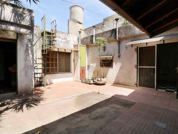 CASA EN VENTA CON PATIO TERRAZA COCHERA SAN JUSTO