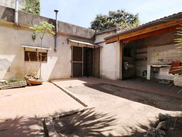 CASA EN VENTA CON PATIO TERRAZA COCHERA SAN JUSTO