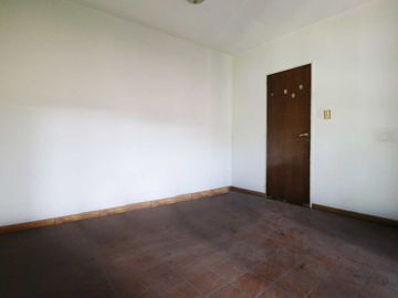 CASA EN VENTA CON PATIO TERRAZA COCHERA SAN JUSTO