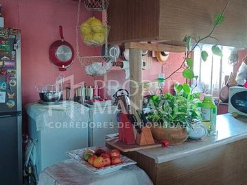 Casa en Venta en Casa Esquina Avenida Francia 216m2 Terreno
