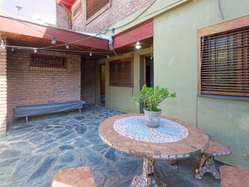 VENTA CASA 5 AMB. PILETA COCHERA JARDÍN SAN ISIDRO