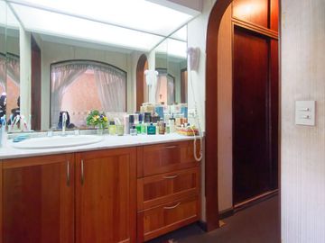 VENTA CASA 5 AMB. PILETA COCHERA JARDÍN SAN ISIDRO