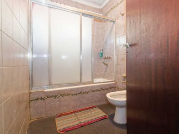VENTA CASA 5 AMB. PILETA COCHERA JARDÍN SAN ISIDRO