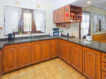 VENTA CASA 5 AMB. PILETA COCHERA JARDÍN SAN ISIDRO