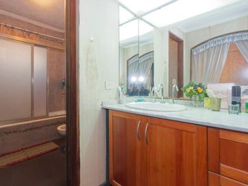VENTA CASA 5 AMB. PILETA COCHERA JARDÍN SAN ISIDRO