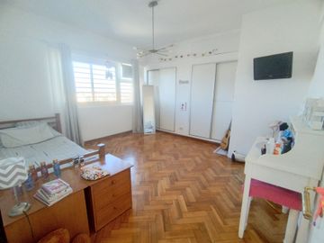 VENTA SEMIPISO 142m² 4AMB+ESCR.+DEP.+COCH.BARRACAS