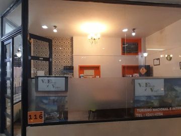 LOCAL EN VENTA EN GALERIA LAS TEJAS, LANUS ESTE