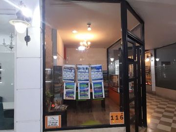 LOCAL EN VENTA EN GALERIA LAS TEJAS, LANUS ESTE