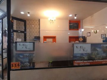 LOCAL EN VENTA EN GALERIA LAS TEJAS, LANUS ESTE