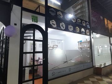 LOCAL EN VENTA EN GALERIA LAS TEJAS, LANUS ESTE