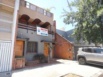 VENTA CASA  TERRAZA PILETA GARAJE LOTE PROPIO CABA