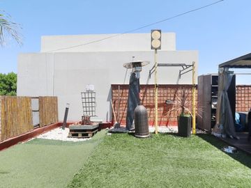 VENTA CASA  TERRAZA PILETA GARAJE LOTE PROPIO CABA