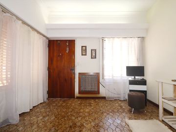 VENTA CASA  TERRAZA PILETA GARAJE LOTE PROPIO CABA