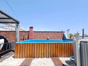 VENTA CASA  TERRAZA PILETA GARAJE LOTE PROPIO CABA
