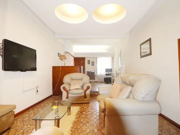 VENTA CASA  TERRAZA PILETA GARAJE LOTE PROPIO CABA
