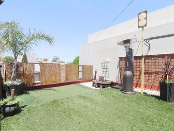 VENTA CASA  TERRAZA PILETA GARAJE LOTE PROPIO CABA