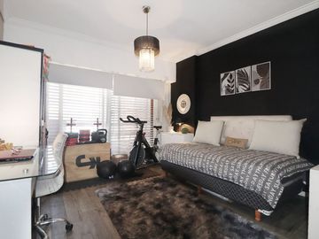 VENTA CASA  TERRAZA PILETA GARAJE LOTE PROPIO CABA