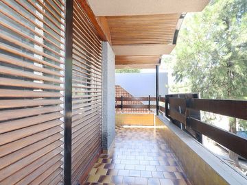 VENTA CASA  TERRAZA PILETA GARAJE LOTE PROPIO CABA
