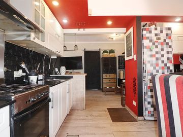 VENTA CASA  TERRAZA PILETA GARAJE LOTE PROPIO CABA