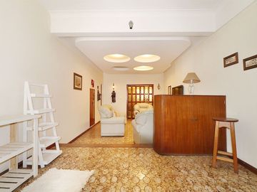 VENTA CASA  TERRAZA PILETA GARAJE LOTE PROPIO CABA