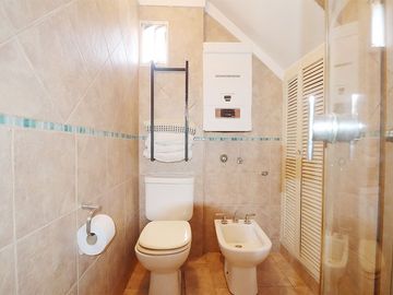 VENTA CASA  TERRAZA PILETA GARAJE LOTE PROPIO CABA