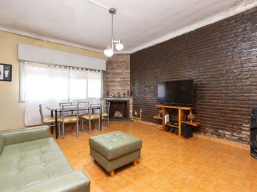 Venta Casa 4amb + Depto 3amb + Local /Loma Hermosa