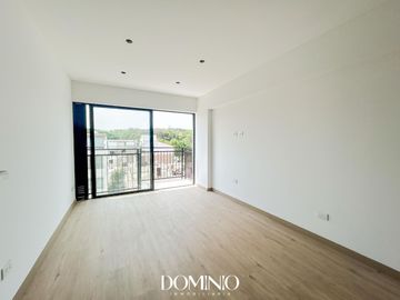 Duplex de estreno de 2 habitaciones con terraza en Surco