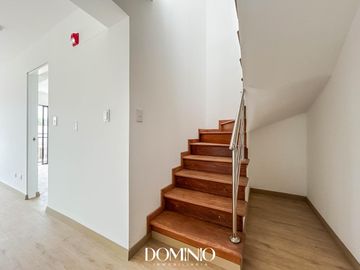 Duplex de estreno de 2 habitaciones con terraza en Surco