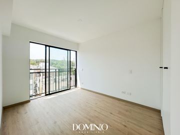 Duplex de estreno de 2 habitaciones con terraza en Surco
