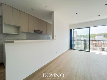 Duplex de estreno de 2 habitaciones con terraza en Surco